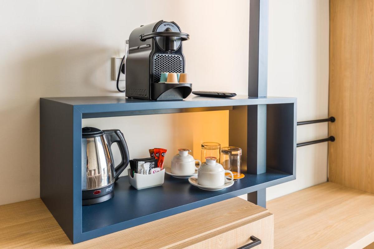 Utensilios para hacer té y café en Cabot Pollensa Park Spa