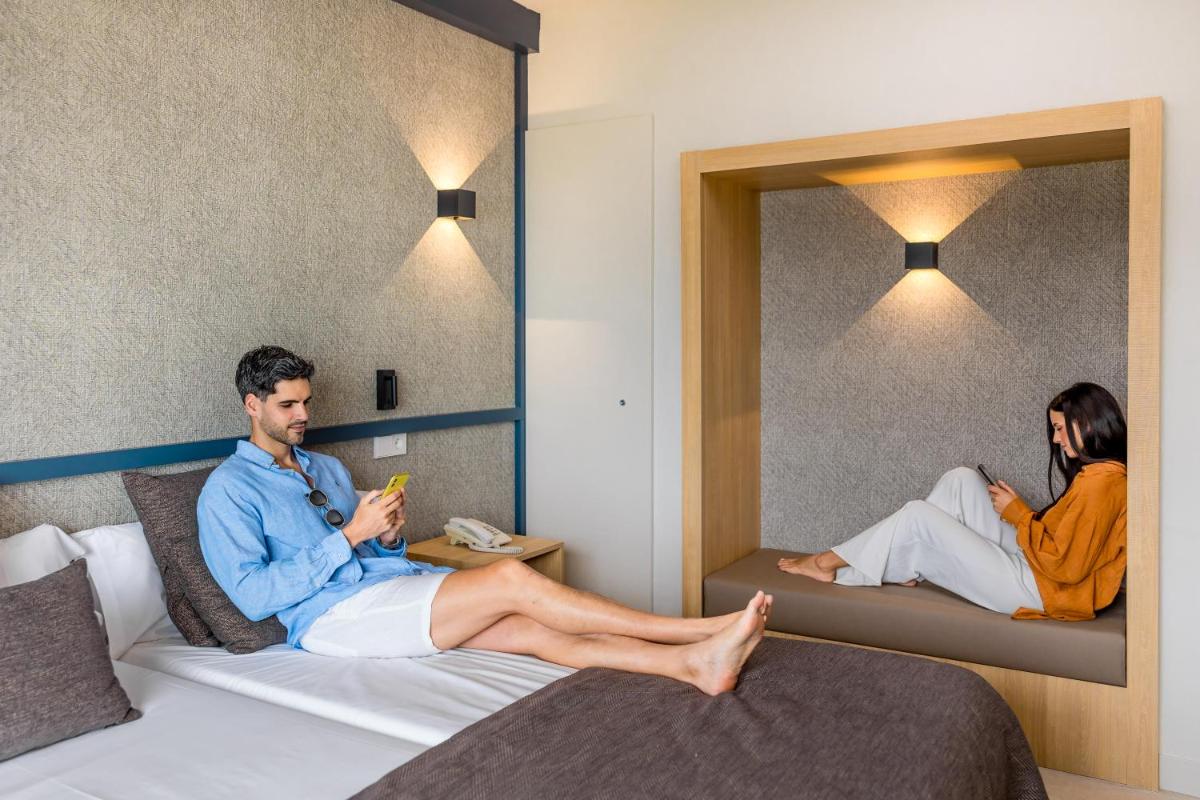 Cama o camas de una habitación en Cabot Pollensa Park Spa
