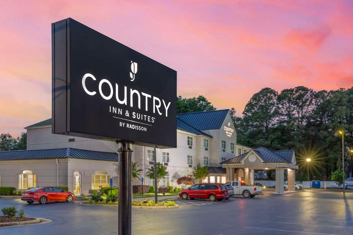 Country Inn & Suites by Radisson, Newport News South, VA - Housity