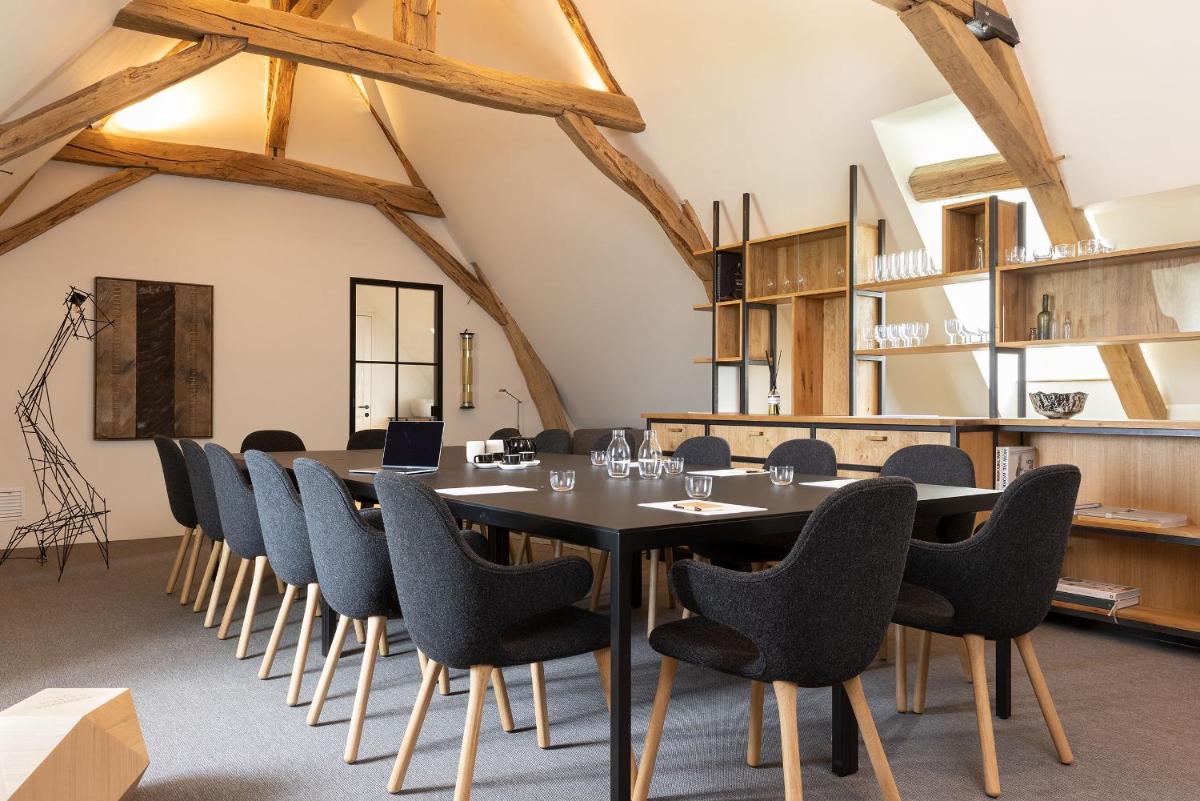 Chateau De La Resle - Design Hotels - Housity