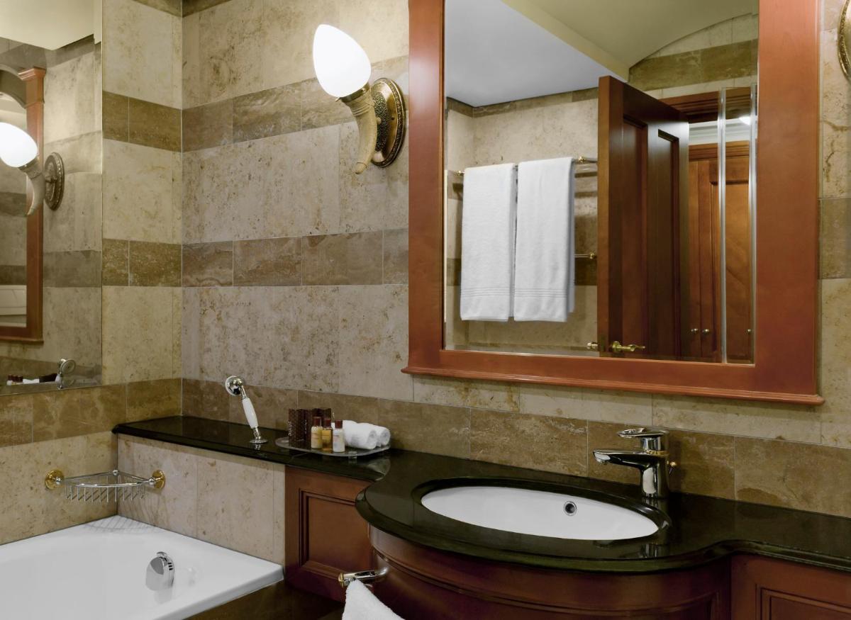 Sheraton Pretoria Hotel - Housity