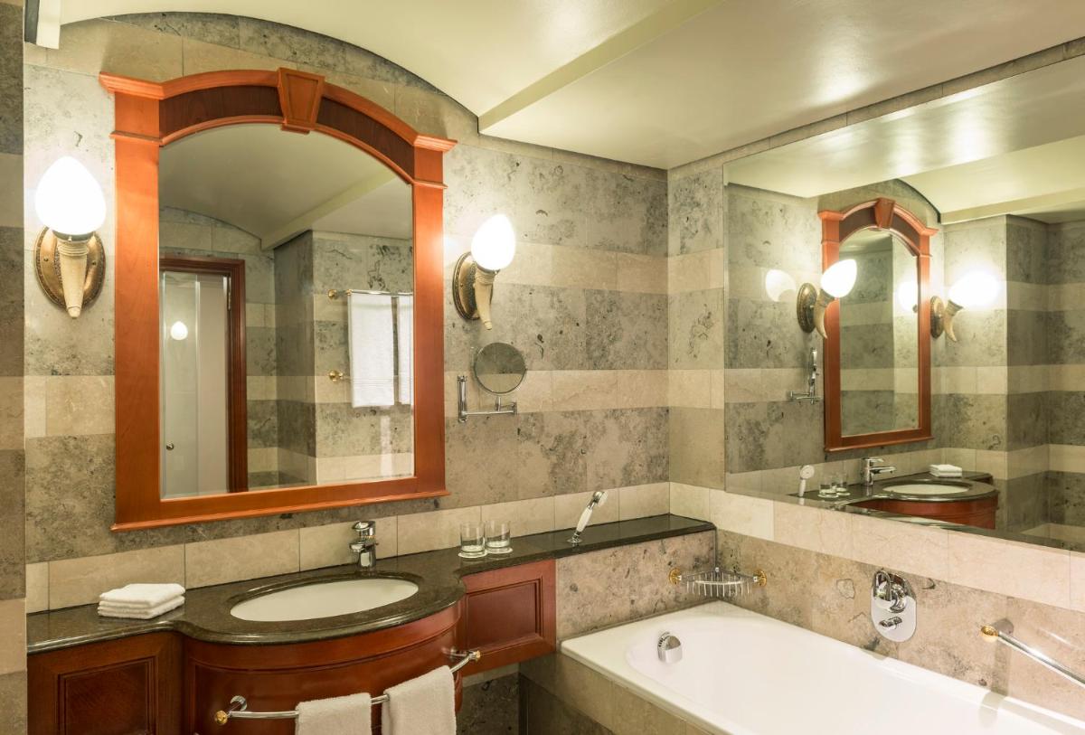 Sheraton Pretoria Hotel - Housity