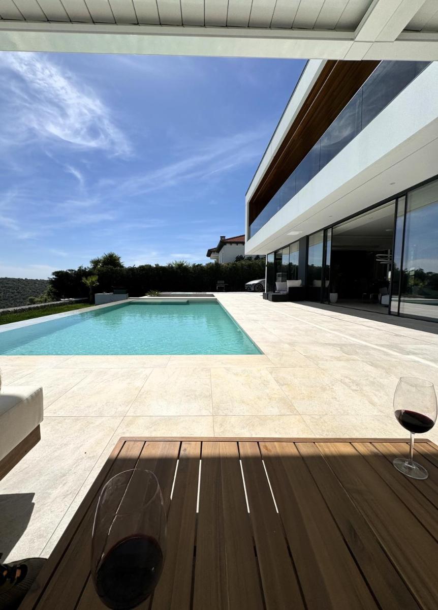 Villa exclusiva con piscina infinity y jacuzzi! - Housity