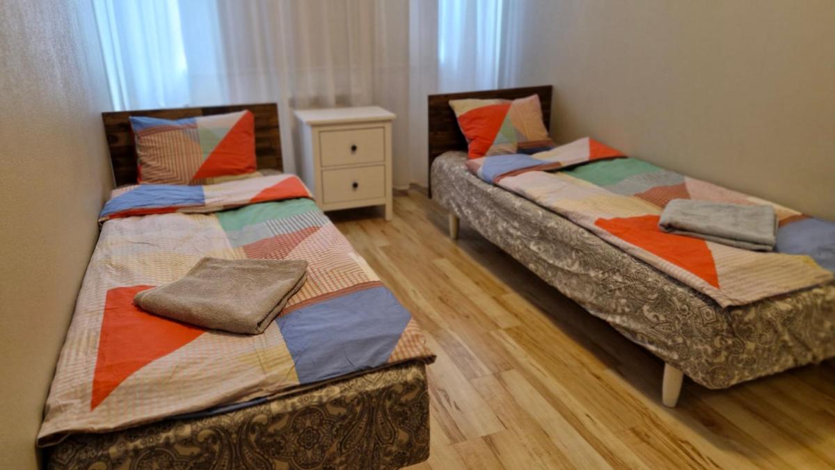 Magistral Contact Free Apartment with free parking - Housity