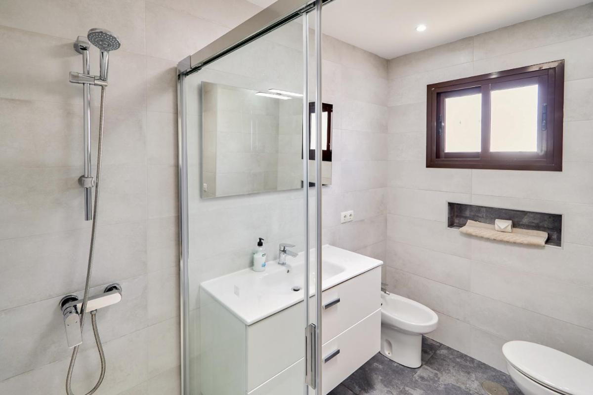Villa Del Sol - LH133 By Villas Now Ltd - Housity