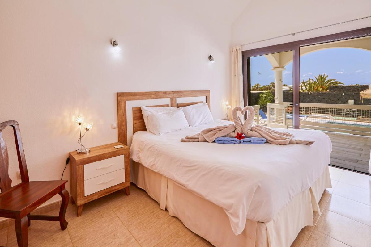 Villa Del Sol - LH133 By Villas Now Ltd - Housity