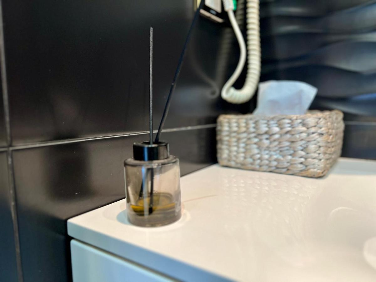 Luxury villa with Pool and Jacuzzi - Housity