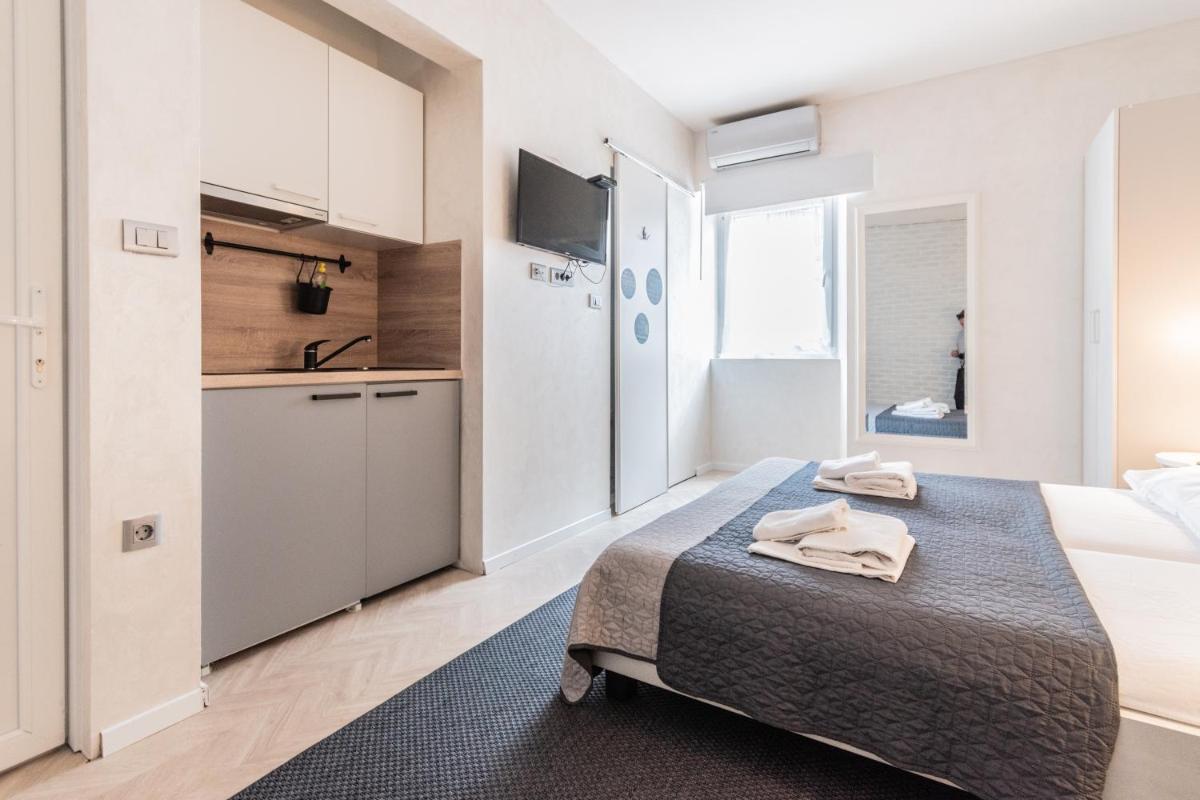 L&B Old Town Studio Apartments - Housity