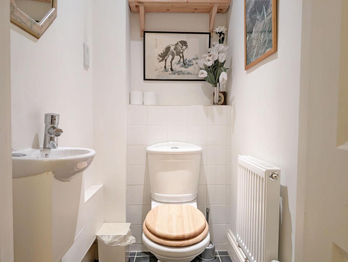 4 The Clockhouse , Midhurst - Housity