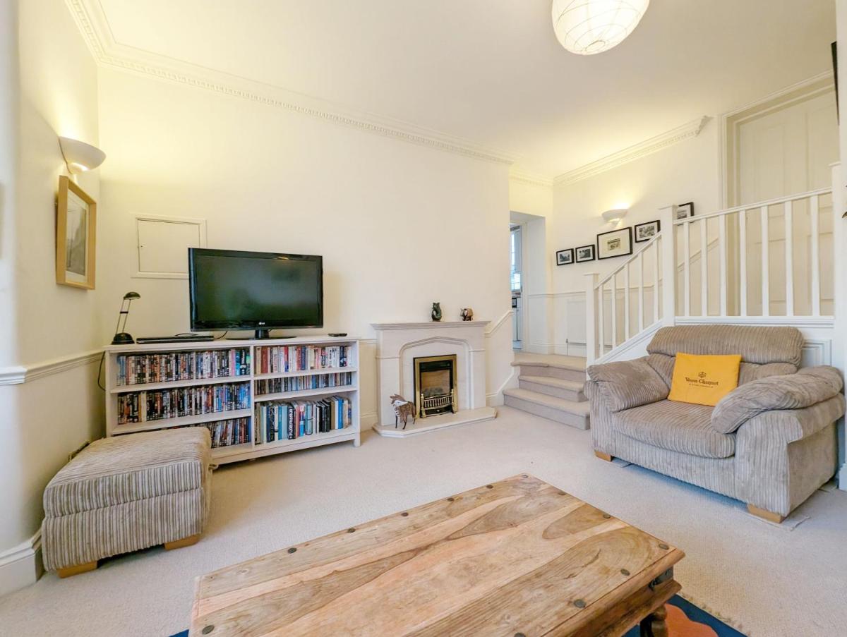 4 The Clockhouse , Midhurst - Housity