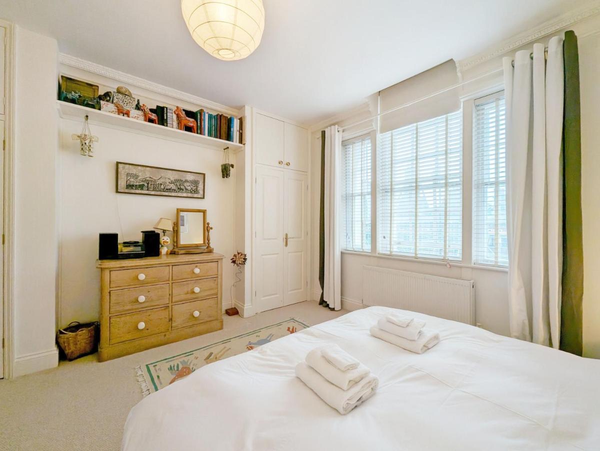4 The Clockhouse , Midhurst - Housity