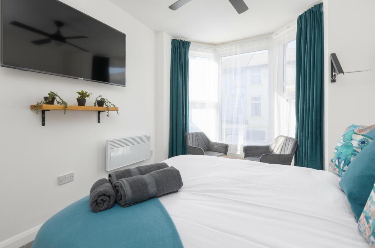 Charles Alexander Short Stay - TheWestern Blackpool - Housity
