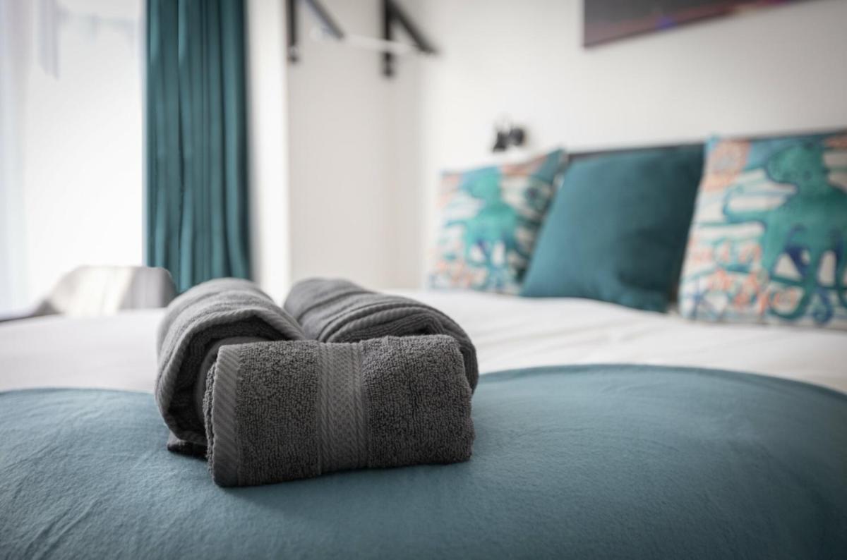 Charles Alexander Short Stay - TheWestern Blackpool - Housity