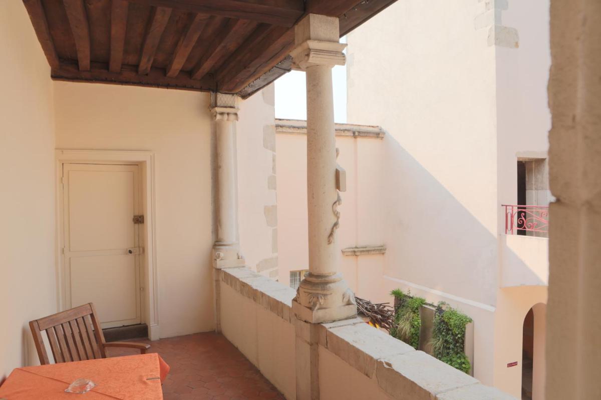 Balcon ou terrasse dans l'établissement Hôtel Le Cep & Spa