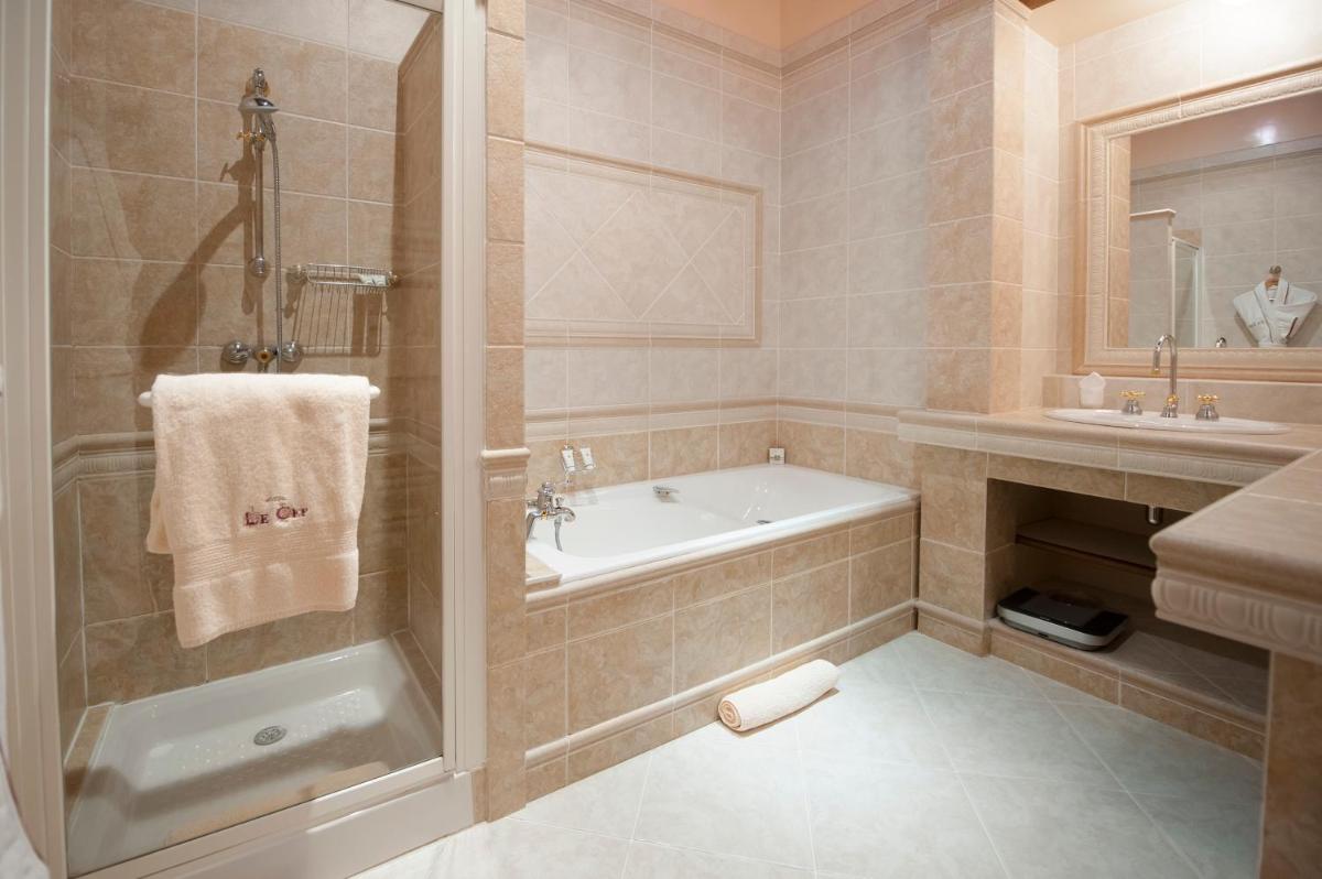 Salle de bains dans l'établissement Hôtel Le Cep & Spa