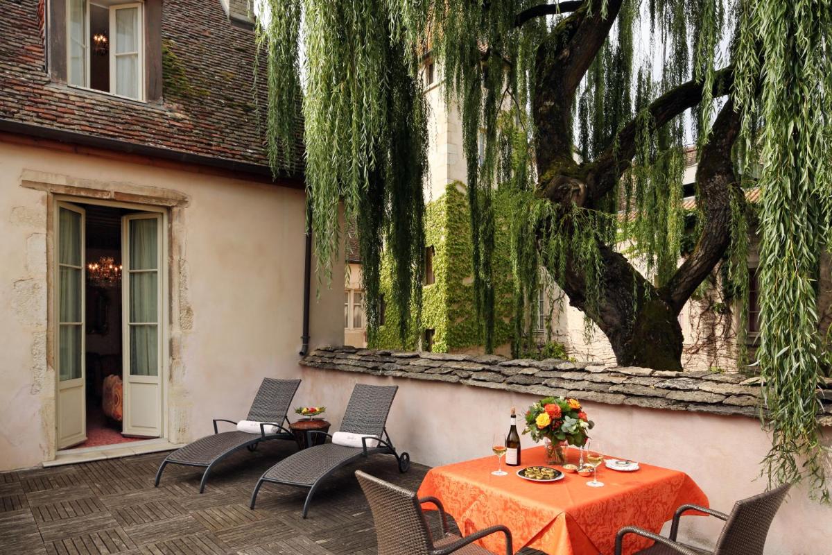 Jardin de l'établissement Hôtel Le Cep & Spa