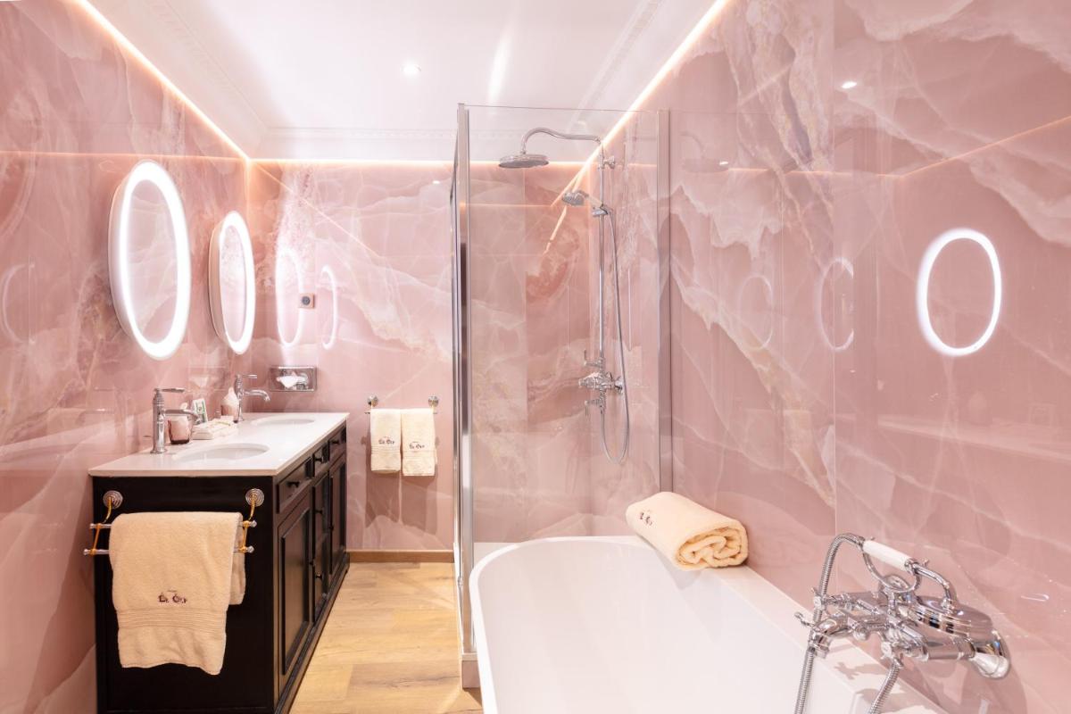 Salle de bains dans l'établissement Hôtel Le Cep & Spa