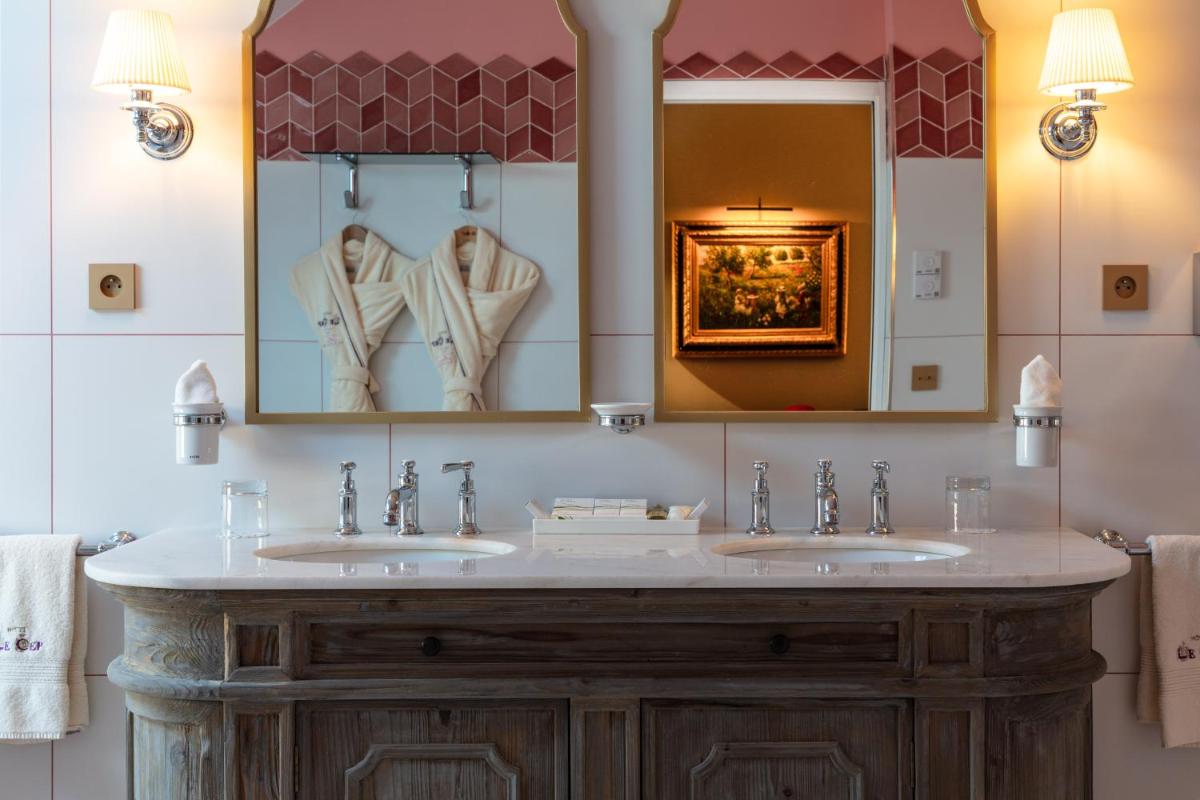 Salle de bains dans l'établissement Hôtel Le Cep & Spa