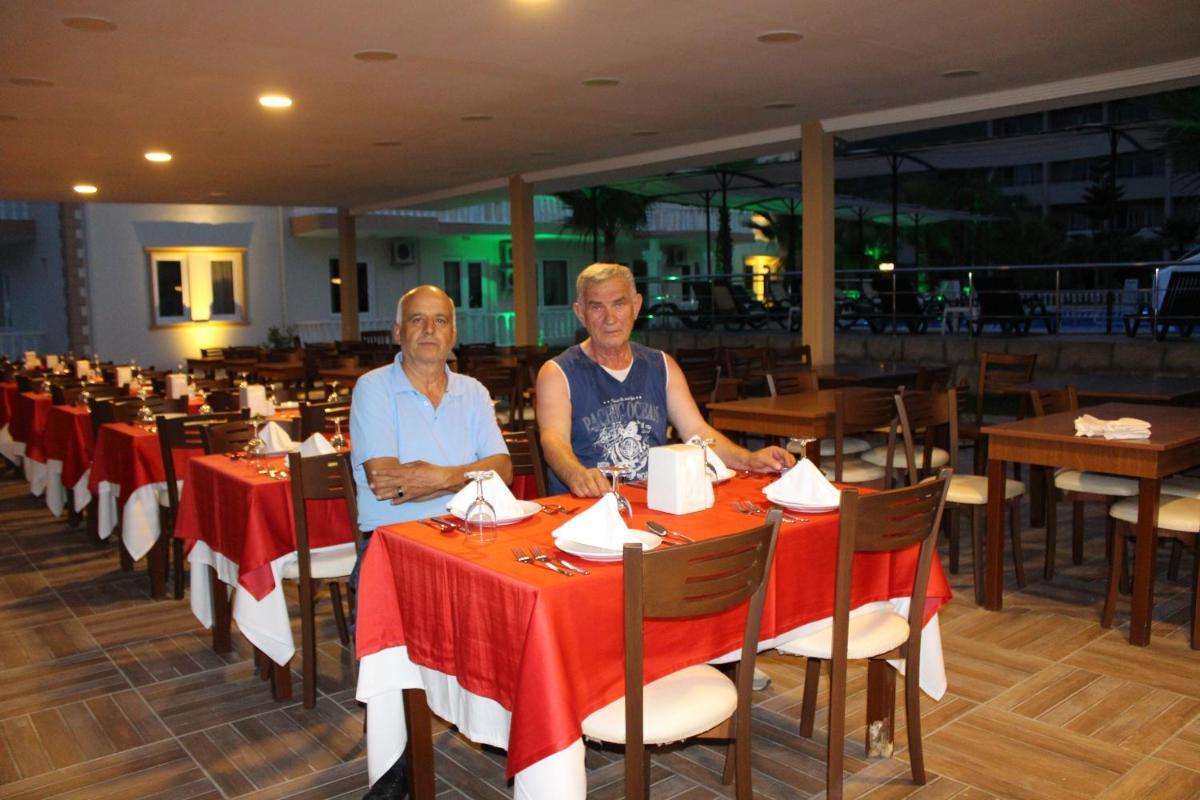 Hotel Gold Stone - Housity