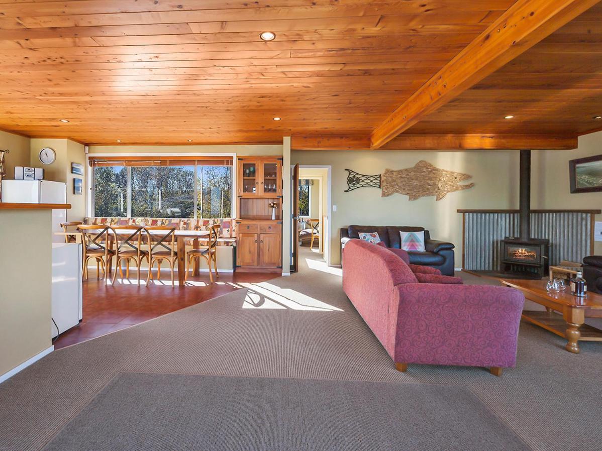 Absolute Waterfront with WiFi - Five Mile Bay Home - Housity