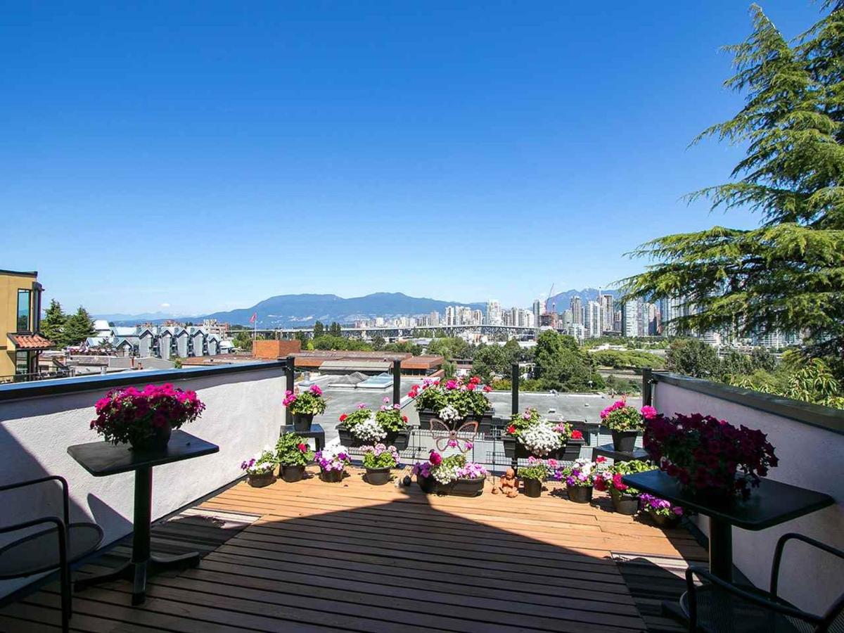 Billion Dollar views in a Beautiful Fairview Slopes Heritage House - Hizvo