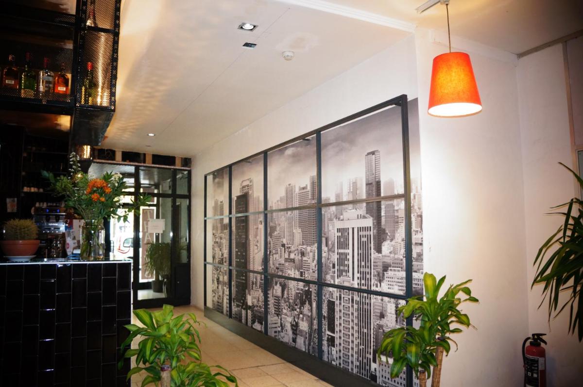 Escale Hotel - Housity