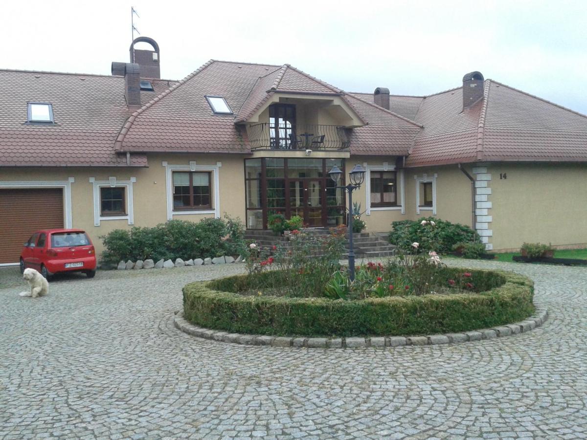 Gościniec Słoneczny - Housity