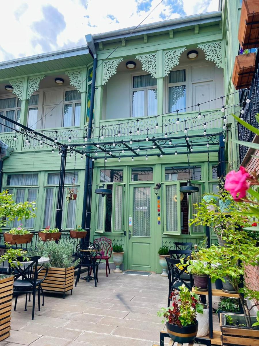 Suitetrails - Artisan Boutique Hotel & Gallery