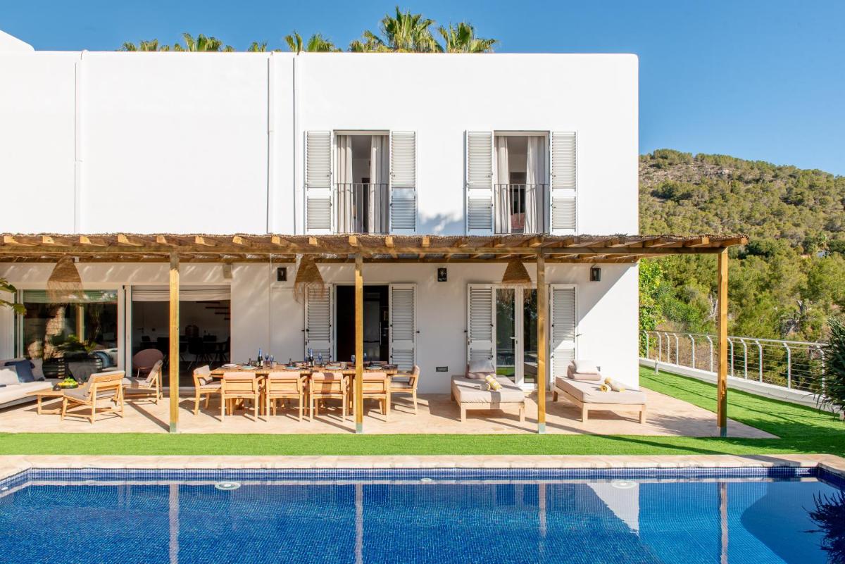 Cap Martinet Talamanca Vila Can Tashellu, Boutique 5 bed - Sea and Forest View - Housity