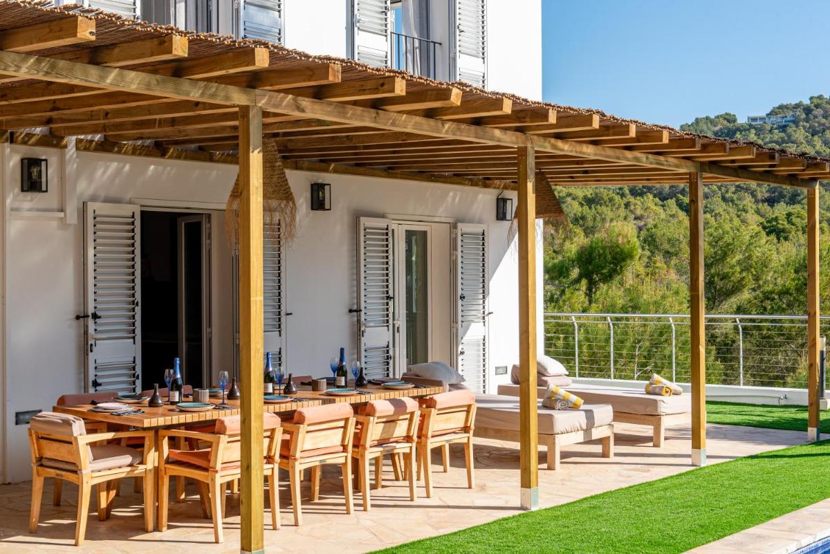 Cap Martinet Talamanca Vila Can Tashellu, Boutique 5 bed - Sea and Forest View - Housity