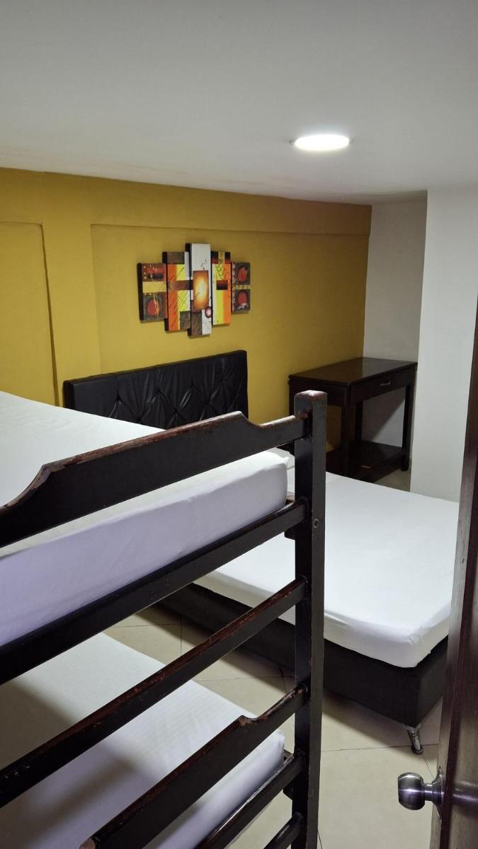 Hotel Los Almendros de los patios - Housity
