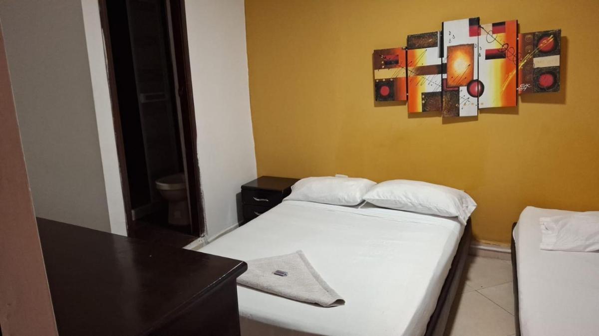Hotel Los Almendros de los patios - Housity