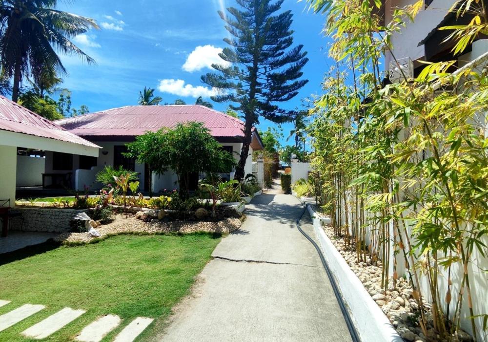 Bluewaves Resort - Basdaku by Hiverooms - Housity