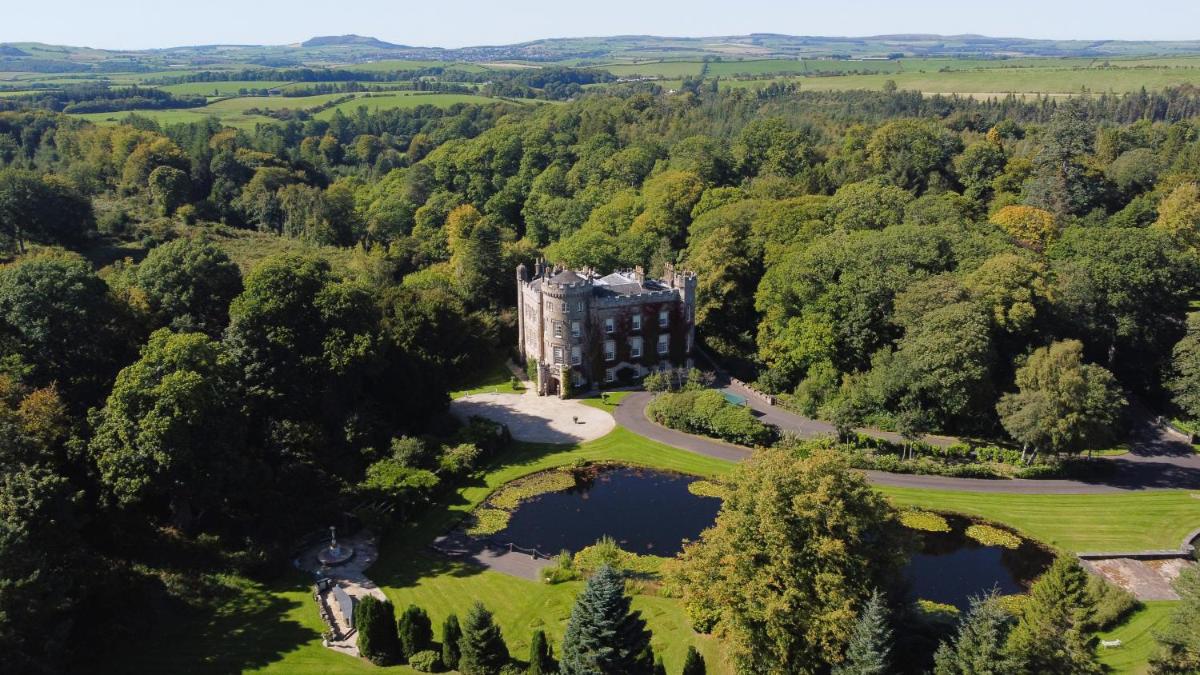Cloncaird Castle Estate Cottages - Housity