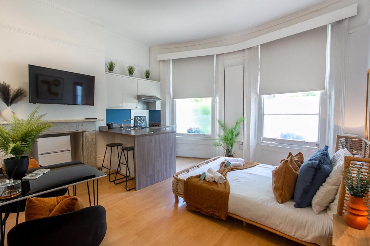 Brunswick - Brighton Regency Studio by the sea - Housity