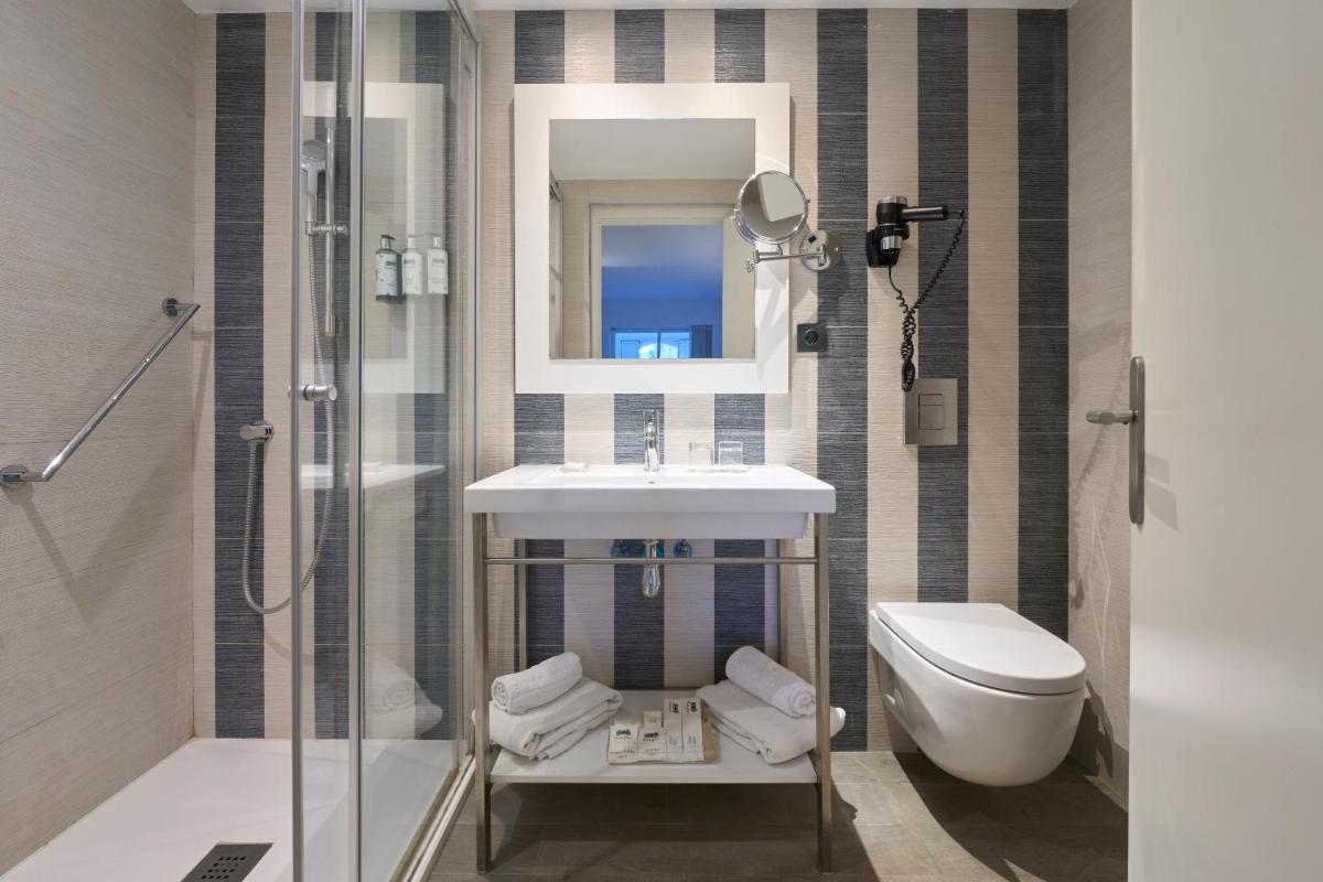 Un baño de Catalonia del Mar - Adults Only
