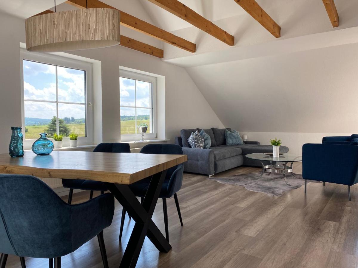 Ferien- und Messewohnung in idyllischer Lage - Housity