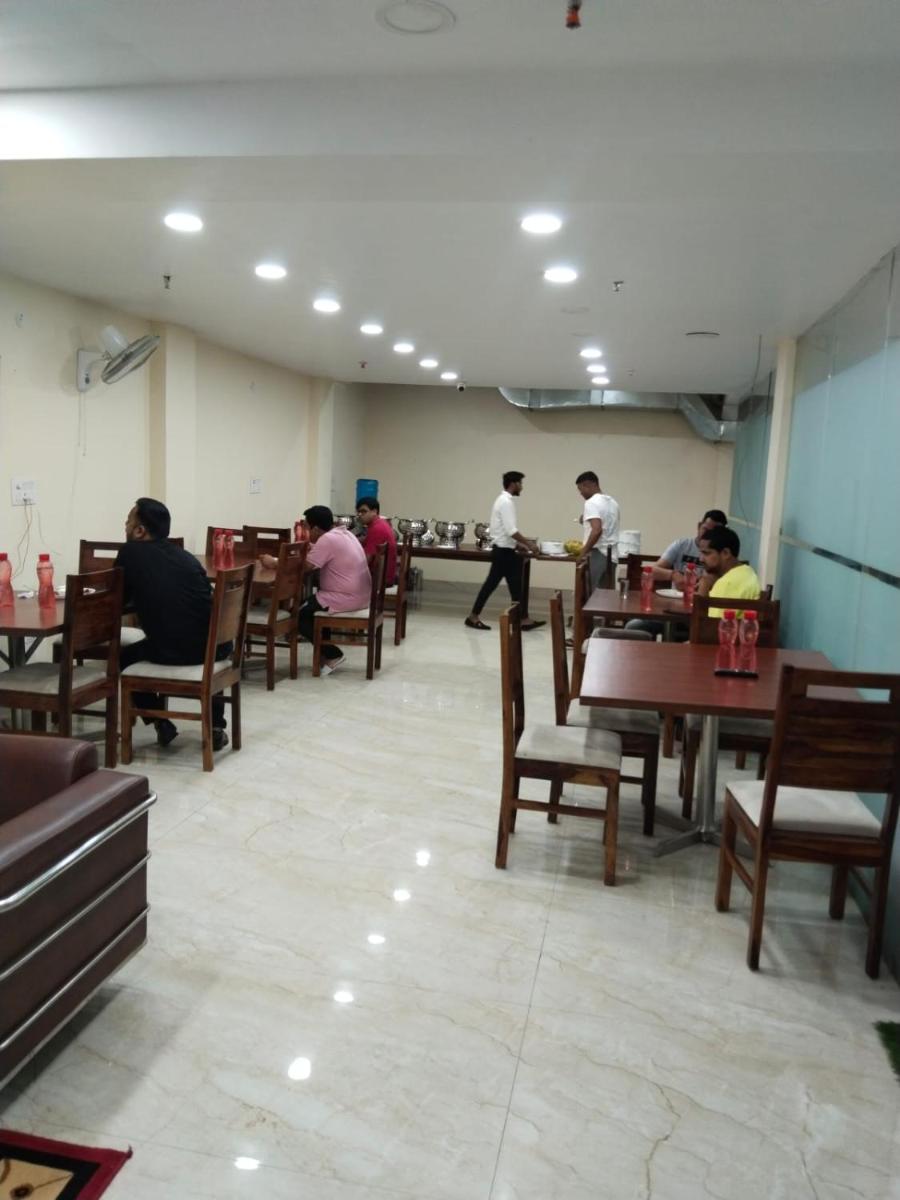 Suitetrails - Shourya Hotel And Banquet