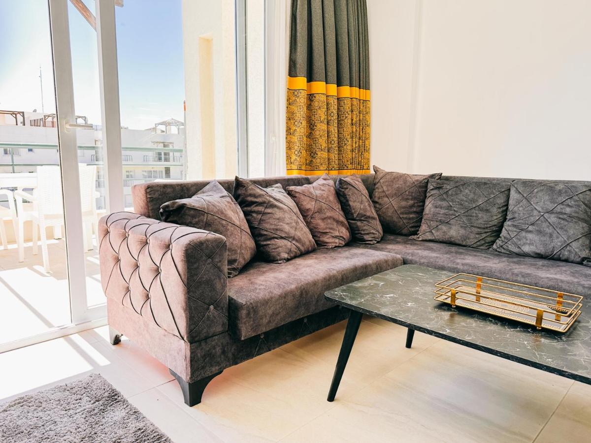 Stunning Modern Sea-View Two Bed Penthouse - Housity