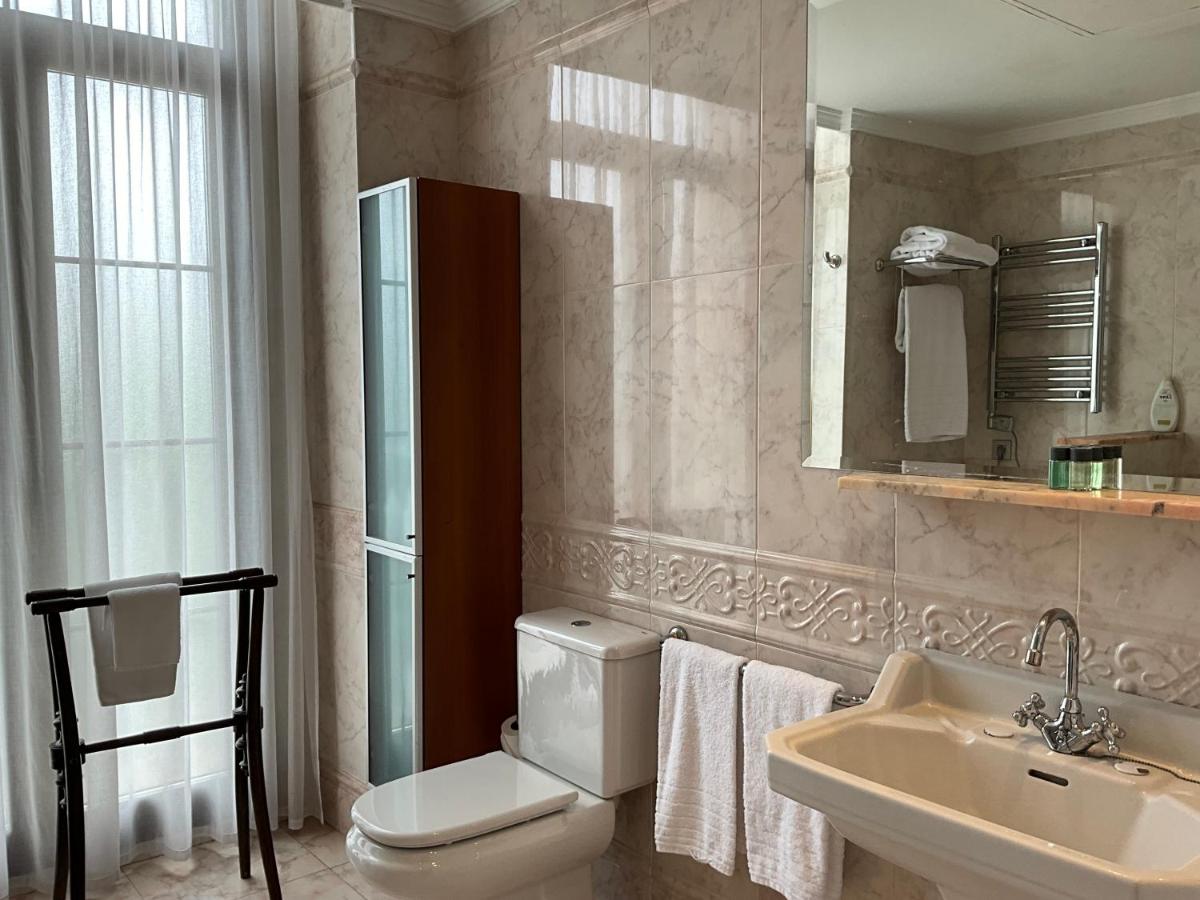 Un baño de Hotel Termas Balneario Termas Pallares