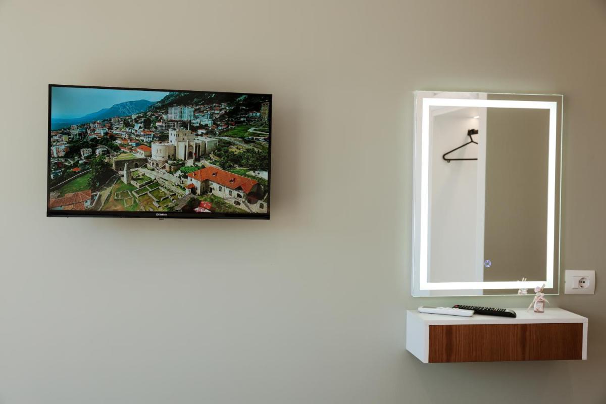 Kruja Townscape Rooms - Housity