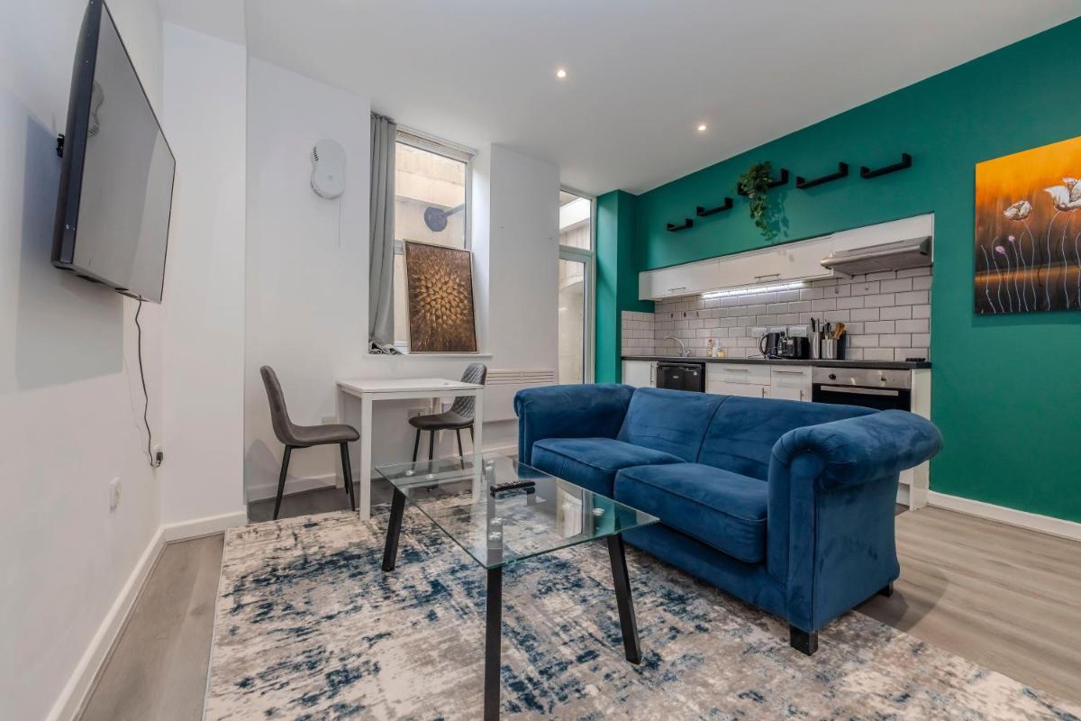 FLASH SALE Central Hove 1 Bedroom Flat BN32OSM04 - Housity