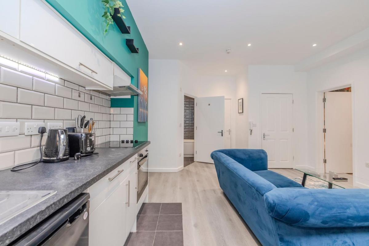 FLASH SALE Central Hove 1 Bedroom Flat BN32OSM04 - Housity