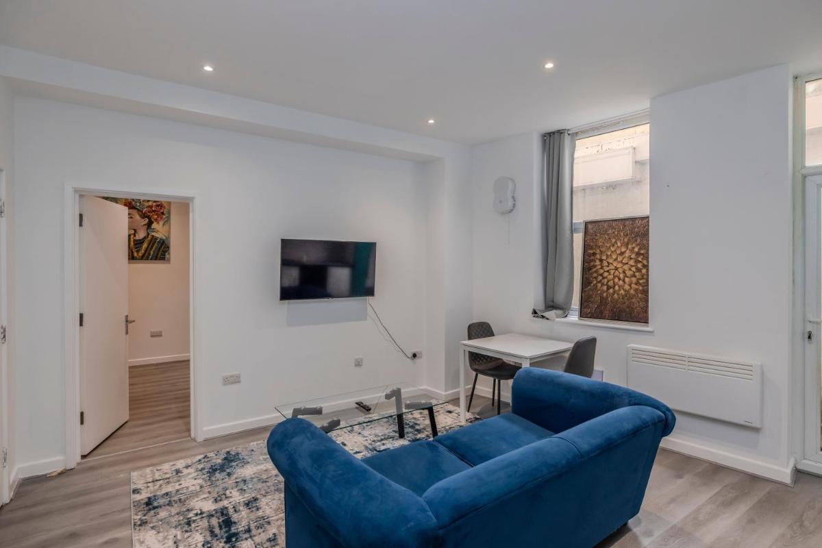 FLASH SALE Central Hove 1 Bedroom Flat BN32OSM04 - Housity