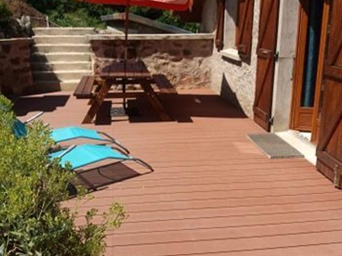 Charmant meublé au calme, proche cascades, randos, chevaux, parking et terrasse privée, WiFi gratuit - FR-1-589-365 - Housity