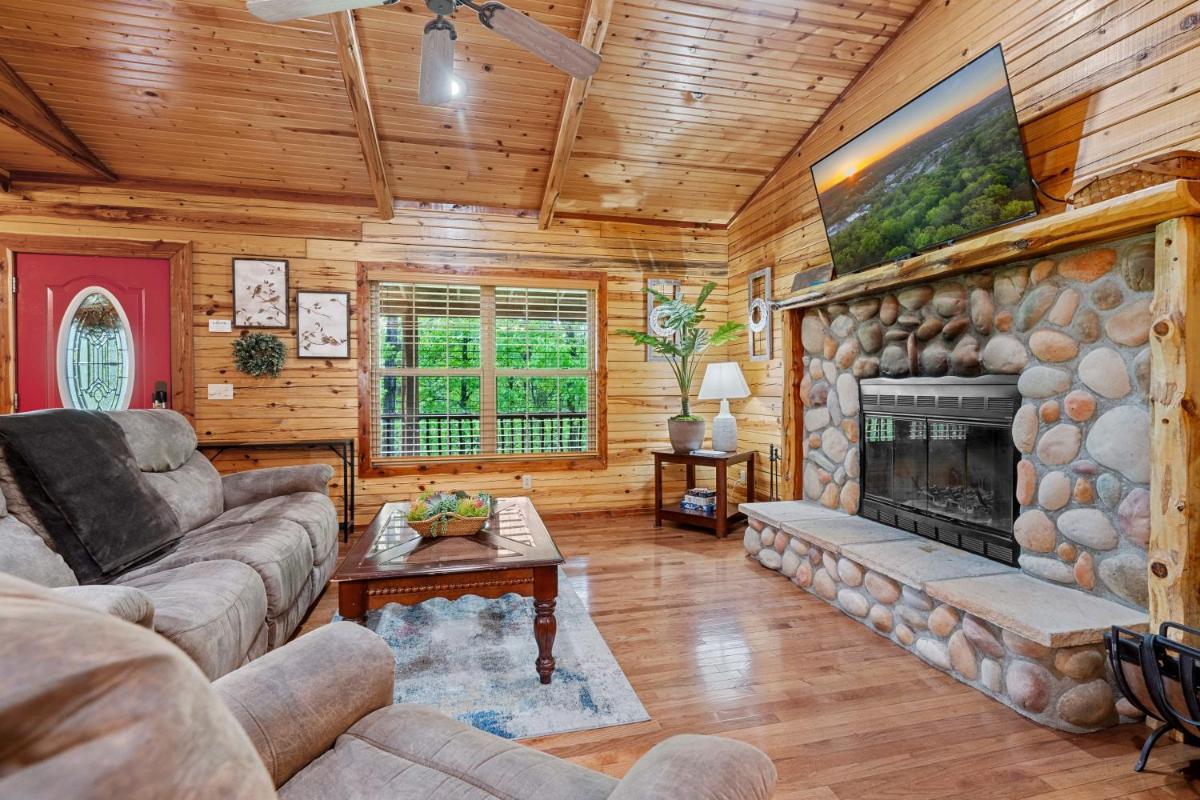 Nature's View Retreat Serenity and Splendor - Housity