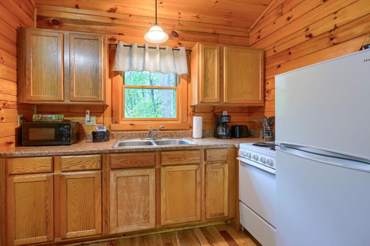 Blue Rose Cabins - Wildwoods Cabin - Housity