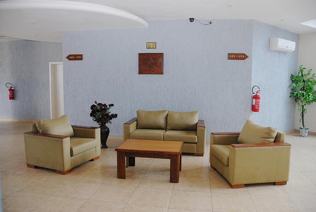 Robin Hood Inn - Housity