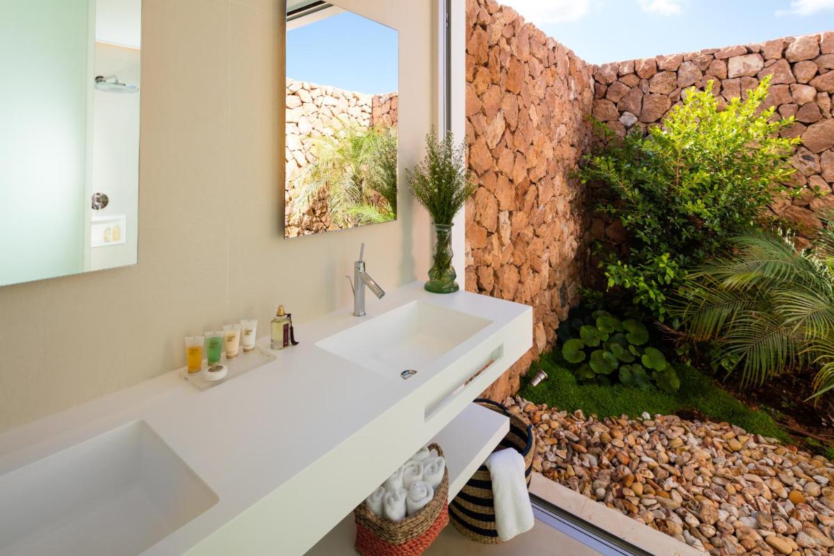 Un baño de Ca Na Xica - Hotel & Spa