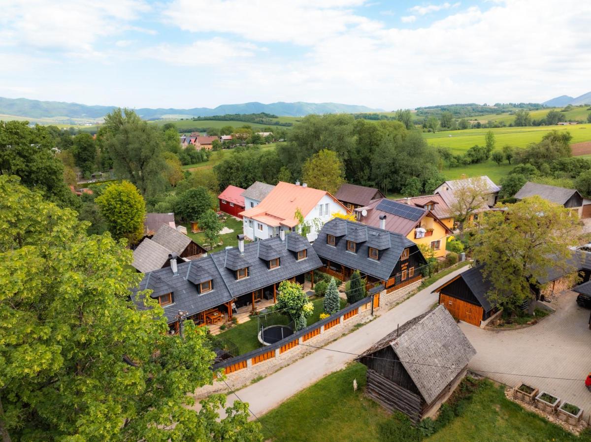 Drevenička v Ďurčinej - Anna - Housity